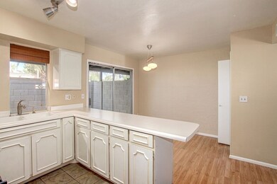 6348 N 7th Ave (8)