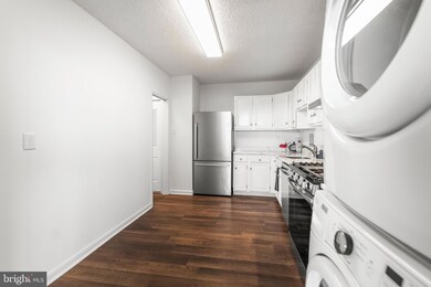 Skyline Plaza unit 713-N, Baileys Crossroads, VA 22041 - photo 4