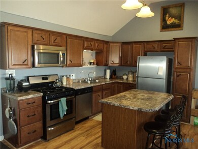 Beautiful all new kitchen installed in 2012