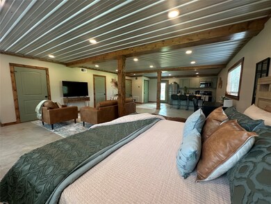 Sleep in luxury- drift off on a plush king sized m