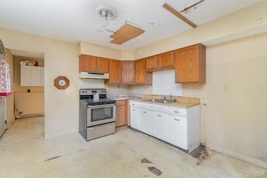 2011 Fayetteville Rd, Blanchester, OH 45107 - photo 3