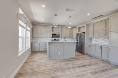 Kitchen/Dining Area