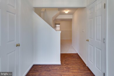 9042 Falcon Glen Ct, Bristow, VA 20136 - photo 4