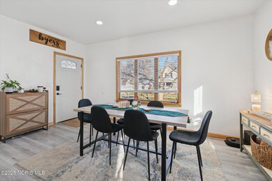 08-524 E Elm St Wauseon, OH 43567-Windo