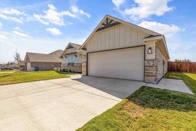 3003 Promenade Dr, Granbury, TX 76049 - photo 3