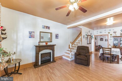 734 Thorn St, Reading, PA 19601 - photo 3