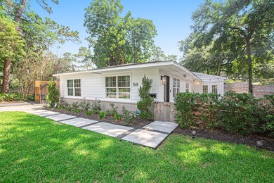 768 W 42nd St, Houston, TX 77018 - photo 2