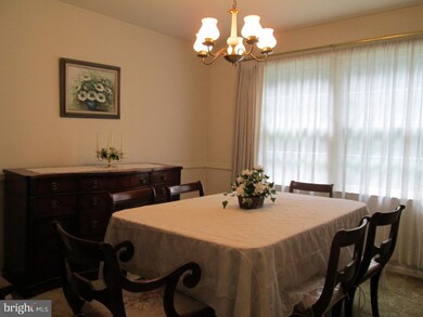 2402 Dalin Dr, Reading, PA 19609 - photo 6