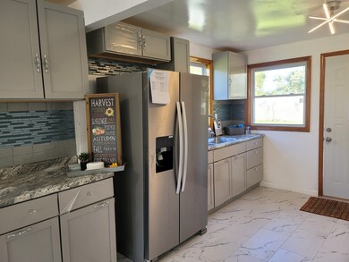 36177 N Green Bay Rd, Waukegan, IL 60087 - photo 7