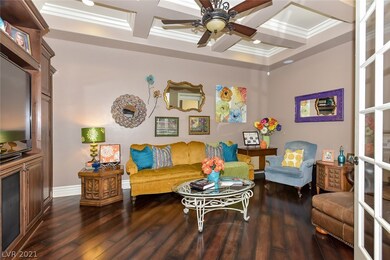 Media room / Den 15x12