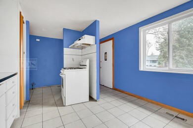 226 Granada Rd, Carpentersville, IL 60110 - photo 4