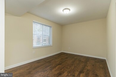 9721 Kings Crown Ct unit 2, Fairfax, VA 22031 - photo 7