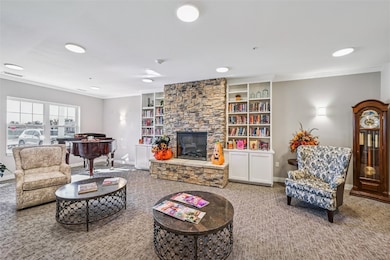 3550 Stone Creek Cir SW unit 105, Cedar Rapids, IA 52404 - photo 4