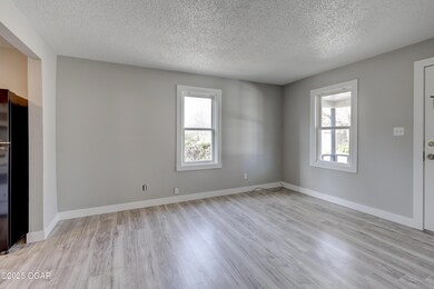 1002 Roosevelt Ave unit 4, Joplin, MO 64801 - photo 6