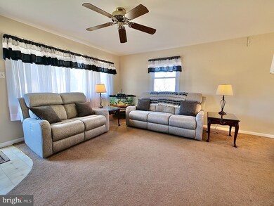 1102 Brookwood Ln, Secane, PA 19018 - photo 5