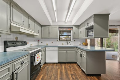 421 Woodmere Dr, Garland, TX 75043 - photo 5