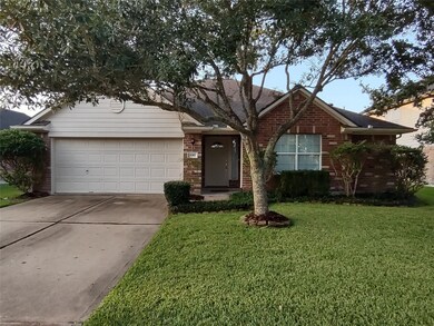 5310 Balmorhea Dr, Pearland, TX 77584 - photo 2
