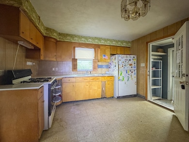 9 Paul Ave, East Freetown, MA 02717 - photo 4