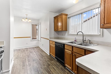 37176 Condor Ct unit 31, Westland, MI 48185 - photo 5