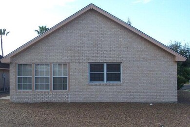 940 Katrin Dr unit 580 Phase 3, Alamo, TX 78516 - photo 2