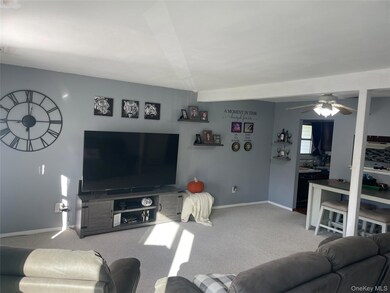 51 Rocky Point Yaphank Rd unit 2, Rocky Point, NY 11778 - photo 4