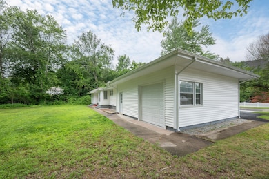 52 Clover Cir, Hamden, CT 06514 - photo 4