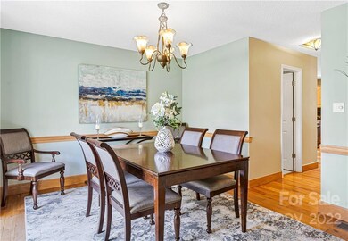 77 Forest Lake Dr, Asheville, NC 28803 - photo 4