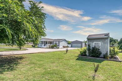137 Clayton Rd, Azle, TX 76020 - photo 2