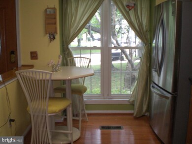 9605 Lambeth Ct, Columbia, MD 21046 - photo 6