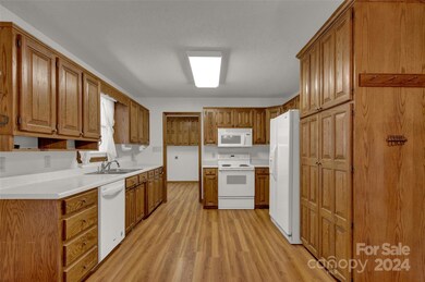 110 Green Meadow Ln, Statesville, NC 28625 - photo 6