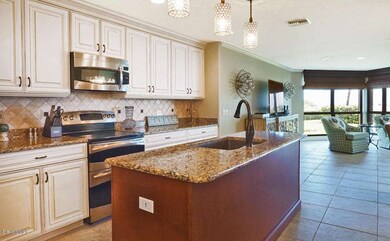 700 Wavecrest Ave-16