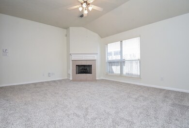 15839 Pleasant Green Cir, Tomball, TX 77377 - photo 5