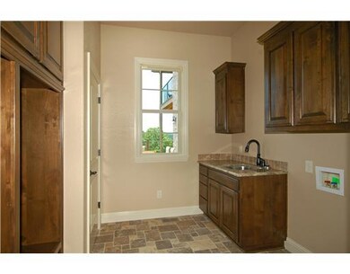 Laundry/Util Room. MUD ROOM,PLENTY OF STORAGE,GRANITE,UTILITY SINK