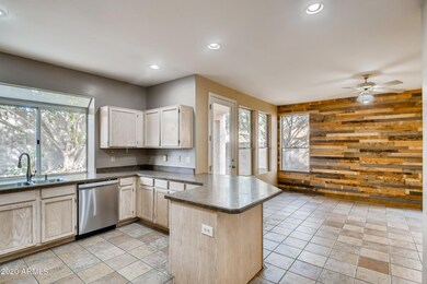 12 Kitchen 1607525443843