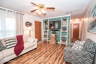 6513 Burlwood Dr, Louisville, KY 40229 - photo 2