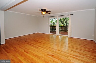 7474 Hickory Log Cir, Columbia, MD 21045 - photo 5