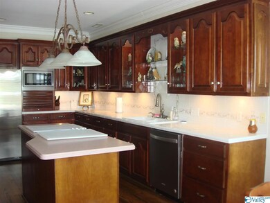 315 Lakepoint Dr, Gadsden, AL 35901 - photo 6