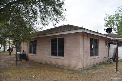122 W Juarez Ave, Pharr, TX 78577 - photo 4