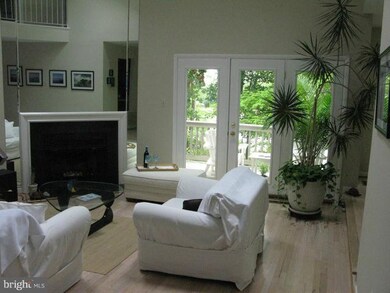 15518 Royal Crescent Ct, Dumfries, VA 22025 - photo 2