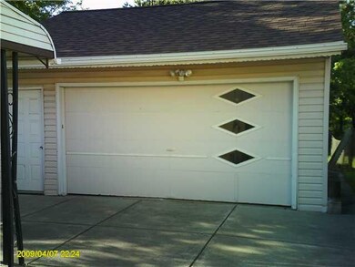 Parking Lot/Garage