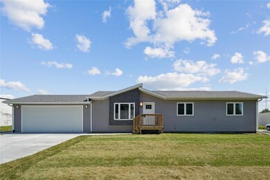 405 10th St, Nevada, IA 50201 - photo 3