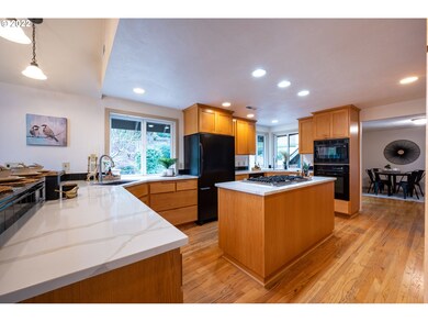 2120 Ridgeway Dr, Eugene, OR 97401 - photo 3