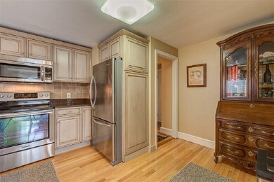 70 Howie Ave, Warwick, RI 02888 - photo 5