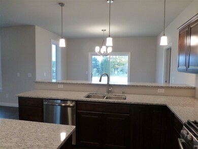 916 Brynhill Dr, Oregon, WI 53575 - photo 6