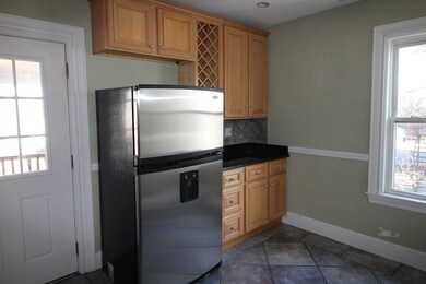 82 Brown St unit 4, Waltham, MA 02453 - photo 3