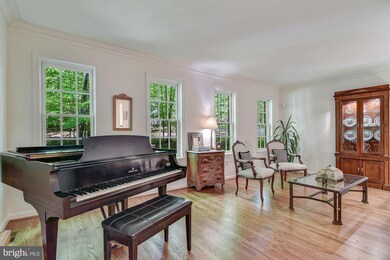 7008 Loch Edin Ct, Potomac, MD 20854 - photo 5