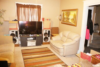 1841 W 5th St, Davenport, IA 52802 - photo 4