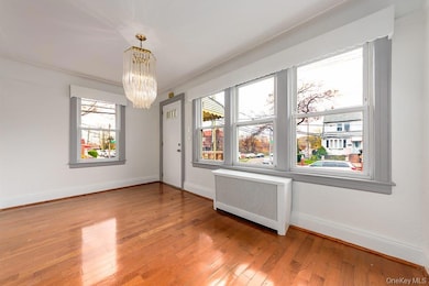 115105 217th St, Cambria Heights, NY 11411 - photo 4