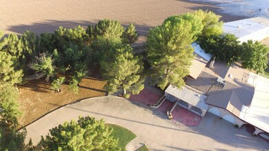 11816 N Loop Dr, Socorro, TX 79927 - photo 5