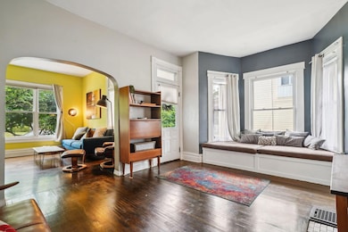 3-web-or-mls-2223-indiana-ave